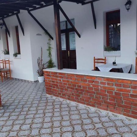 Guest House Baba Lluka Berat Eksteriør bilde