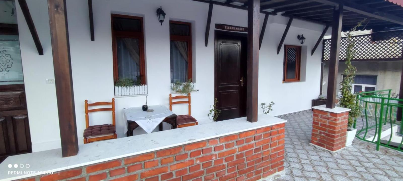 Guest House Baba Lluka Berat Eksteriør bilde