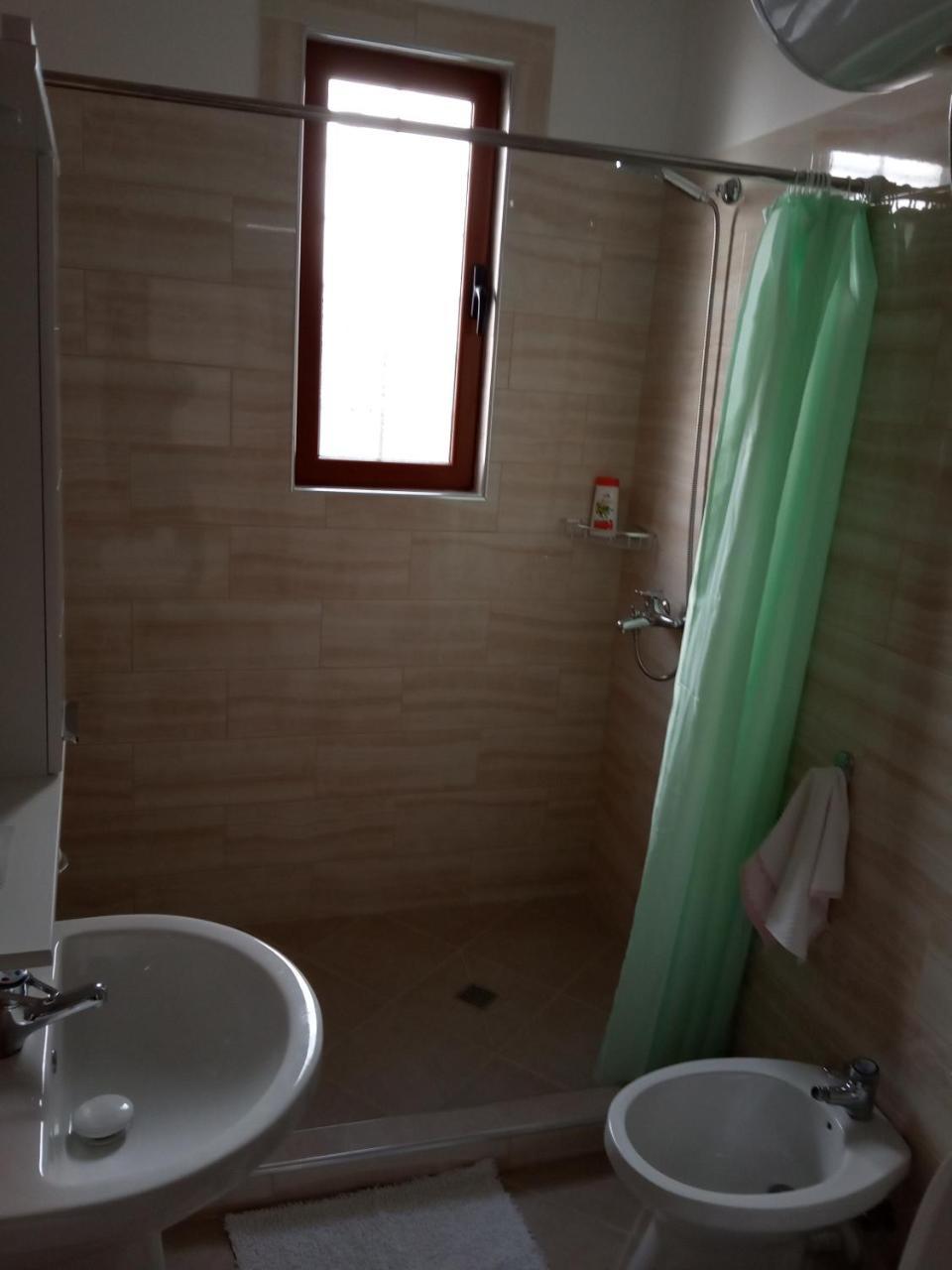 Guest House Baba Lluka Berat Eksteriør bilde